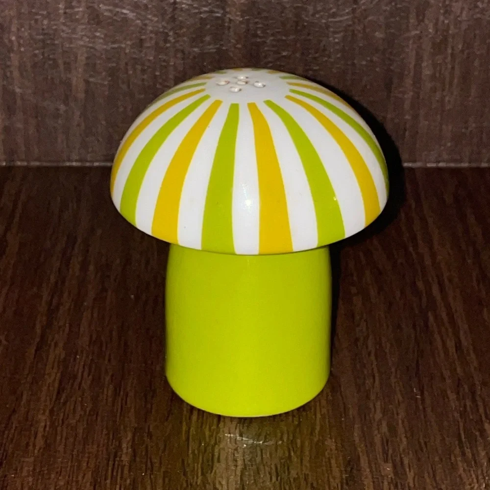 1 Johnathan Adler Shrooms shaker (GT-1)
